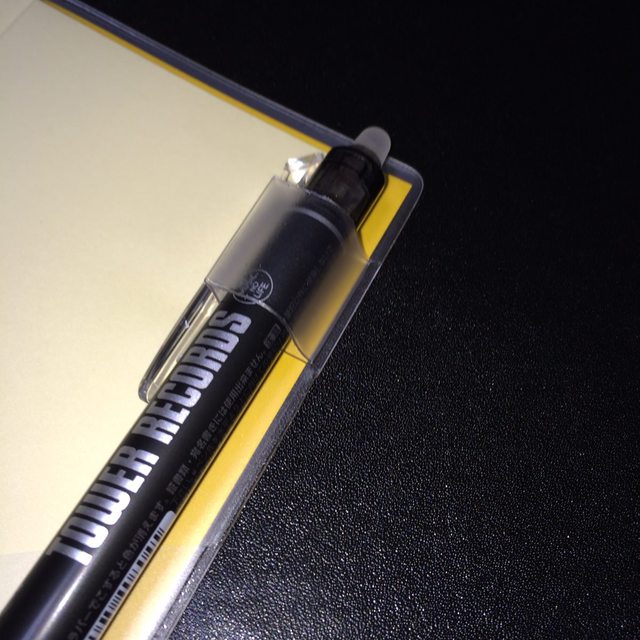 手帳の最後にはペン挿しがあり使い勝手がいい！