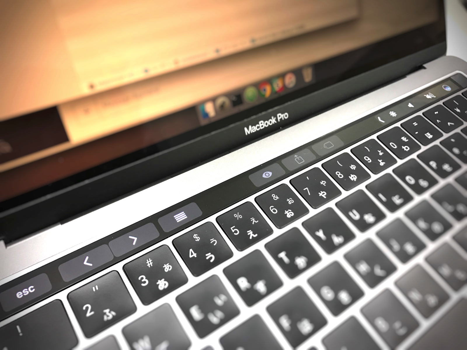 【Mac】Touch Barに「F1」などファンクションキーを表示する方法